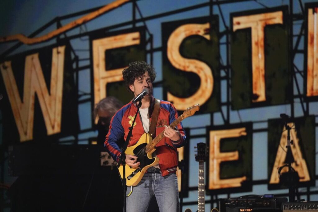 Taylor Goldsmith of Dawes at the FireAid benefit.