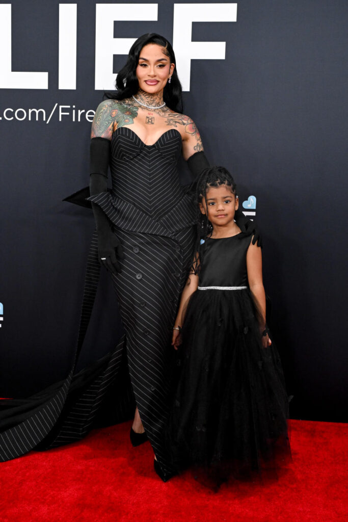 Kehlani and her young daughter on the red carpet.