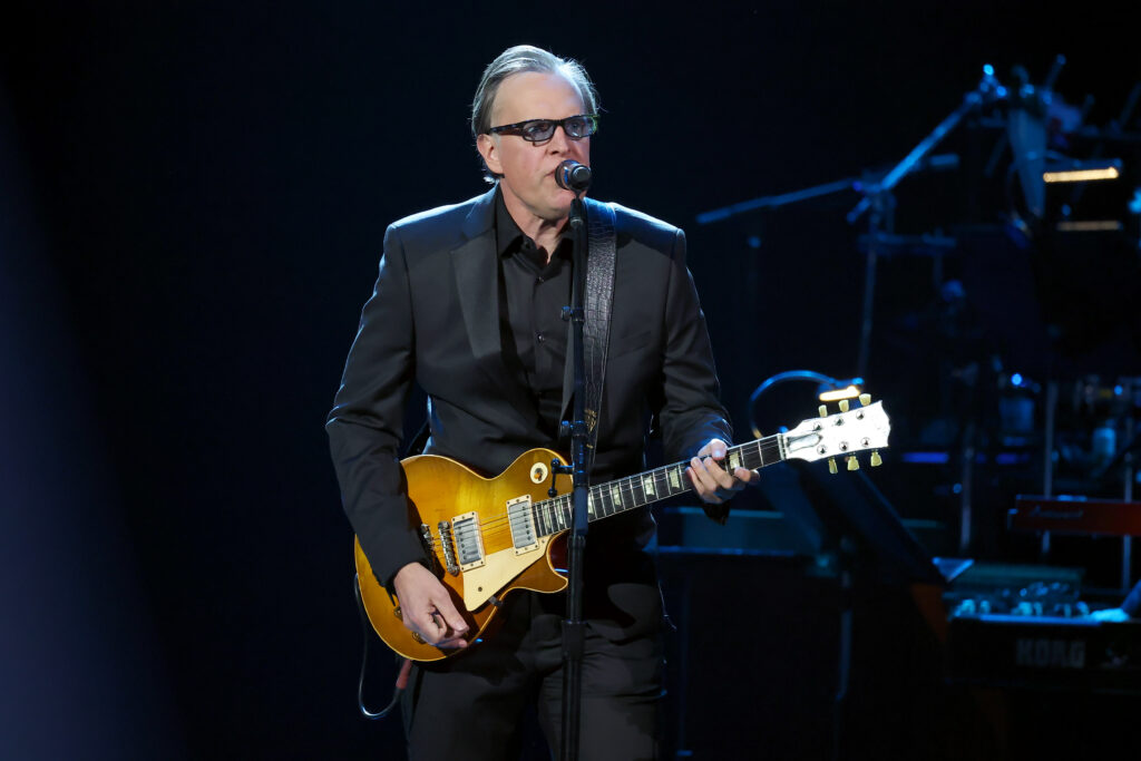 Joe Bonamassa Performs "Twenty-Four Hour Blues"