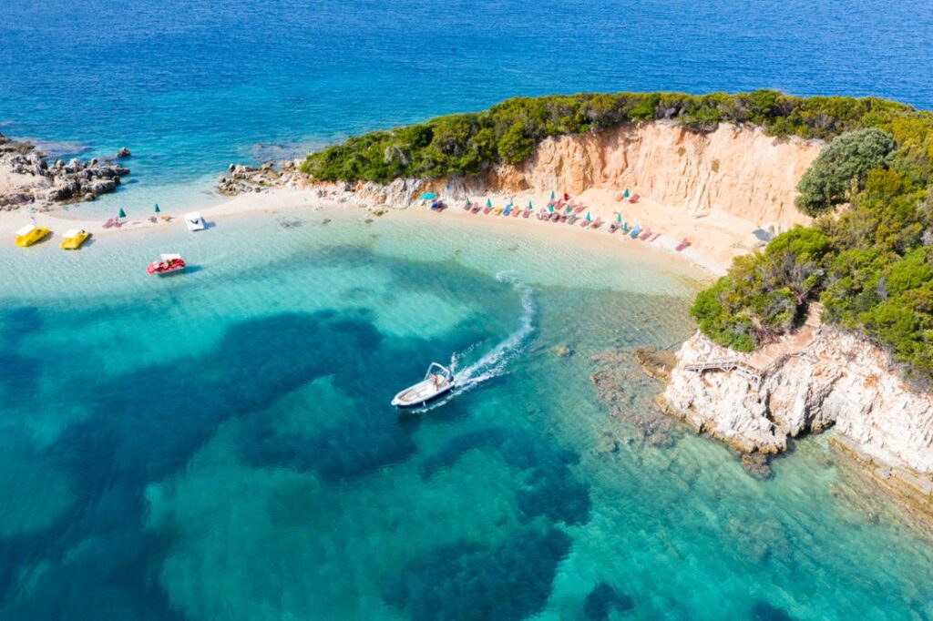 Strand bei Ksamil in Albanien